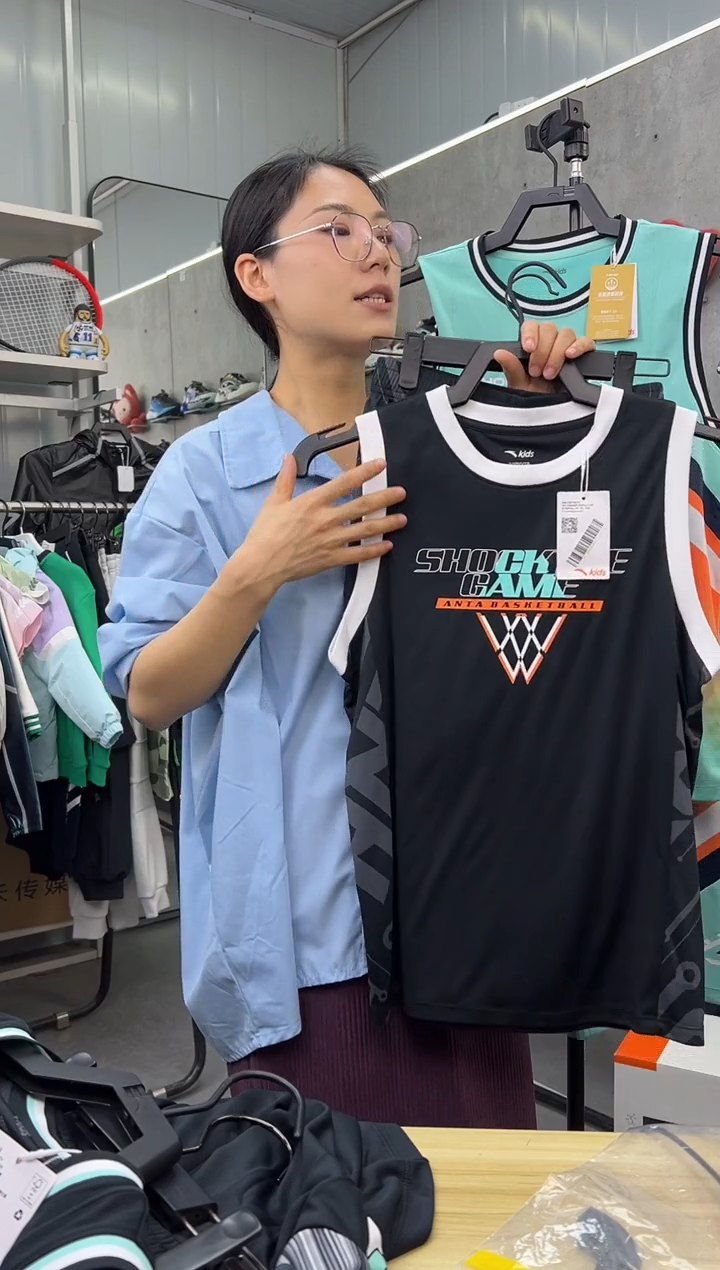安踏儿童衣服尺码 ：150