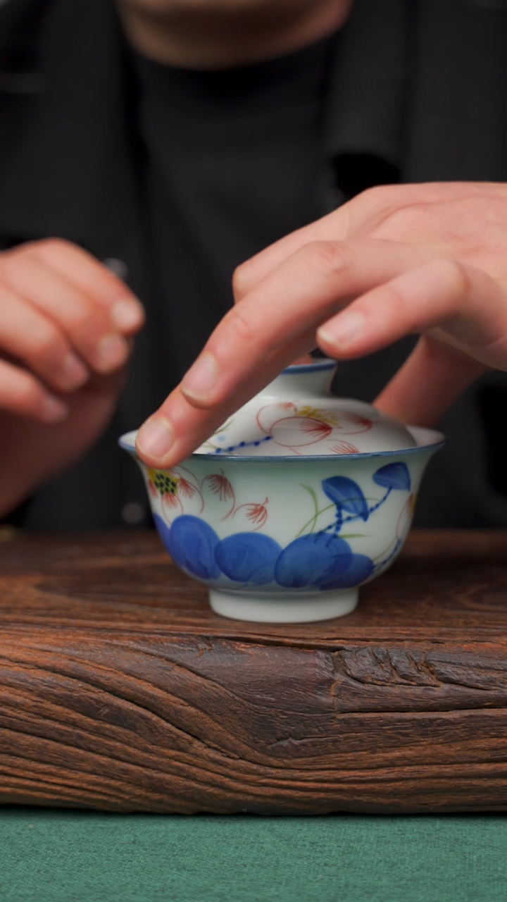【闪购商品】瓷片寻一缕瓷香杯釉下手工手绘瓷器 莲花盖碗