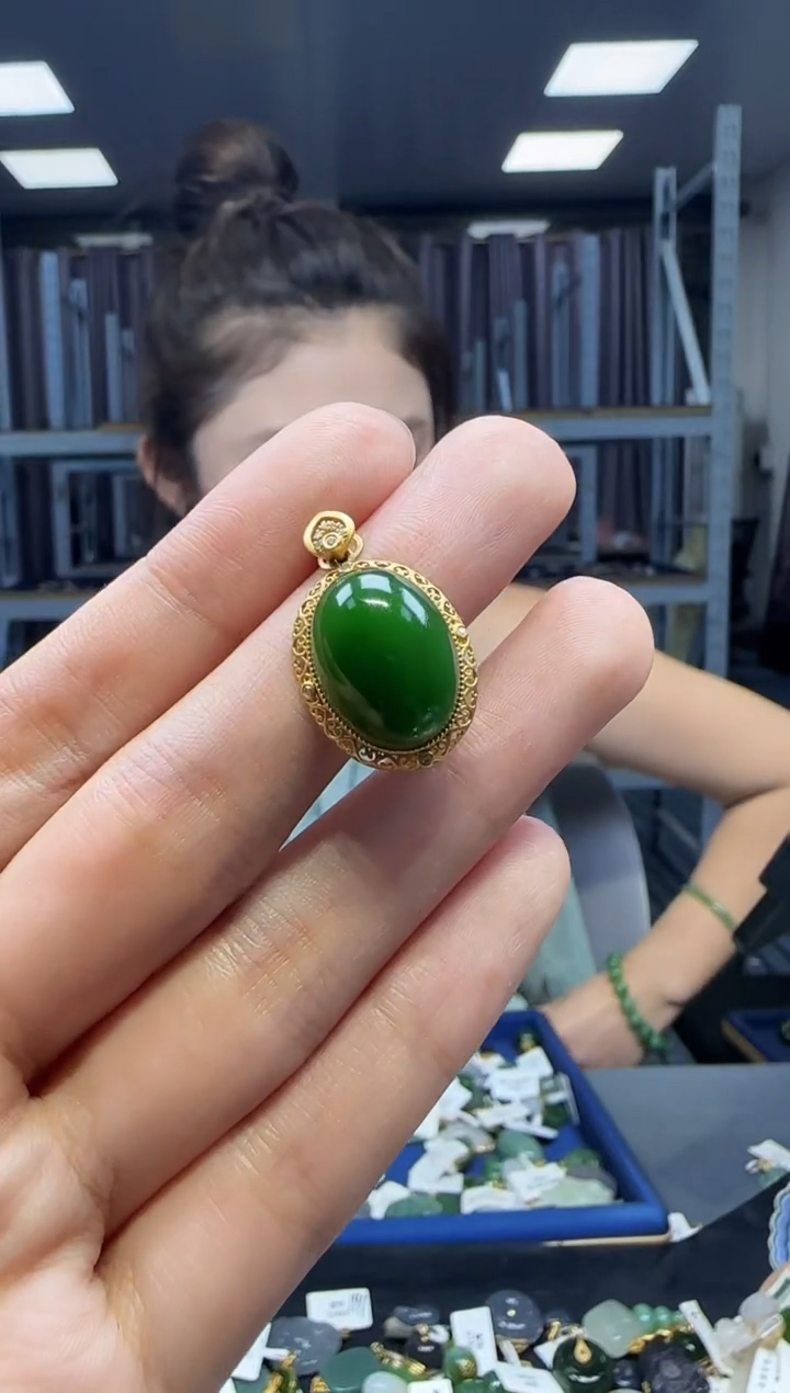 和田玉18K金镶嵌挂件1