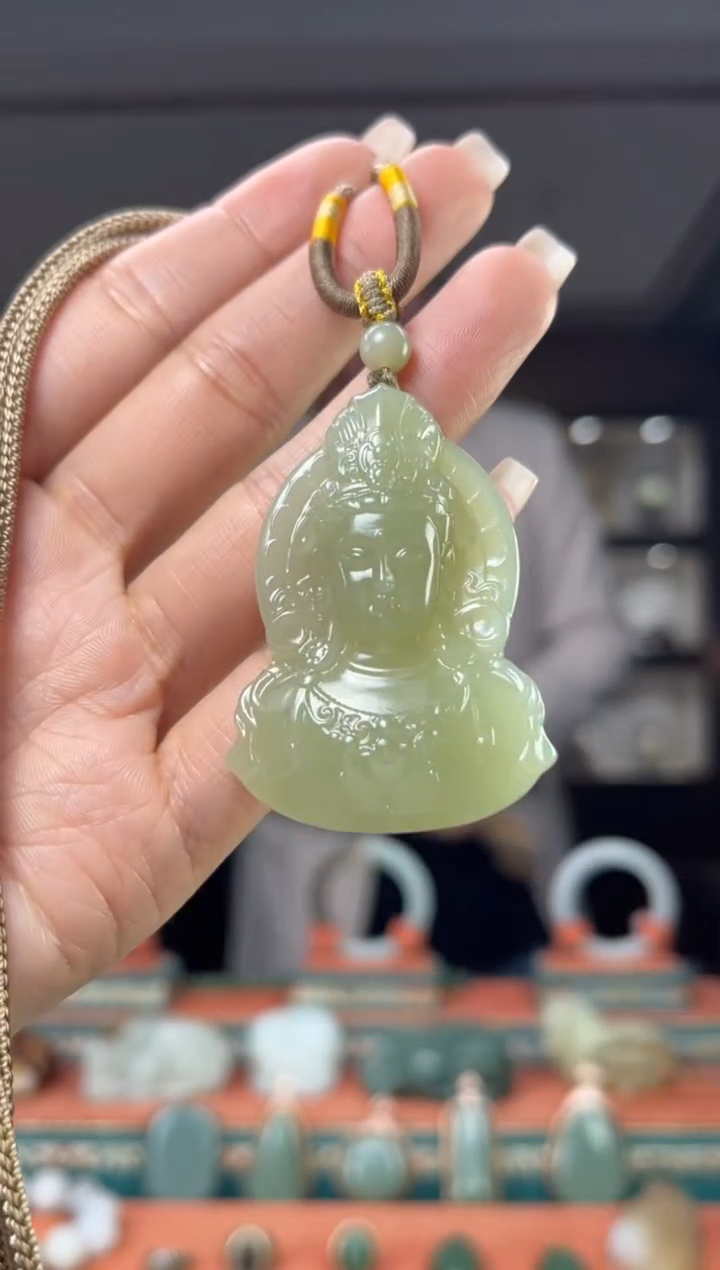 颈饰未镶嵌和田玉佩佩