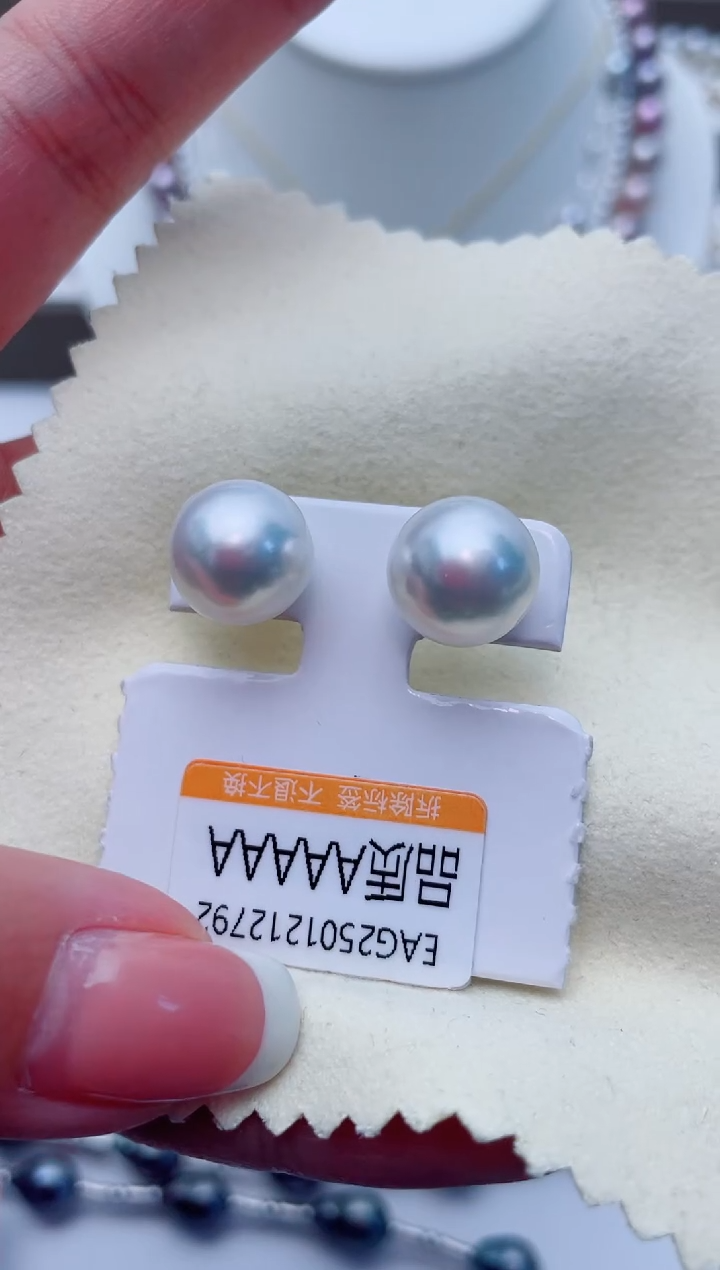 18K金镶嵌海水珍珠耳饰W10
