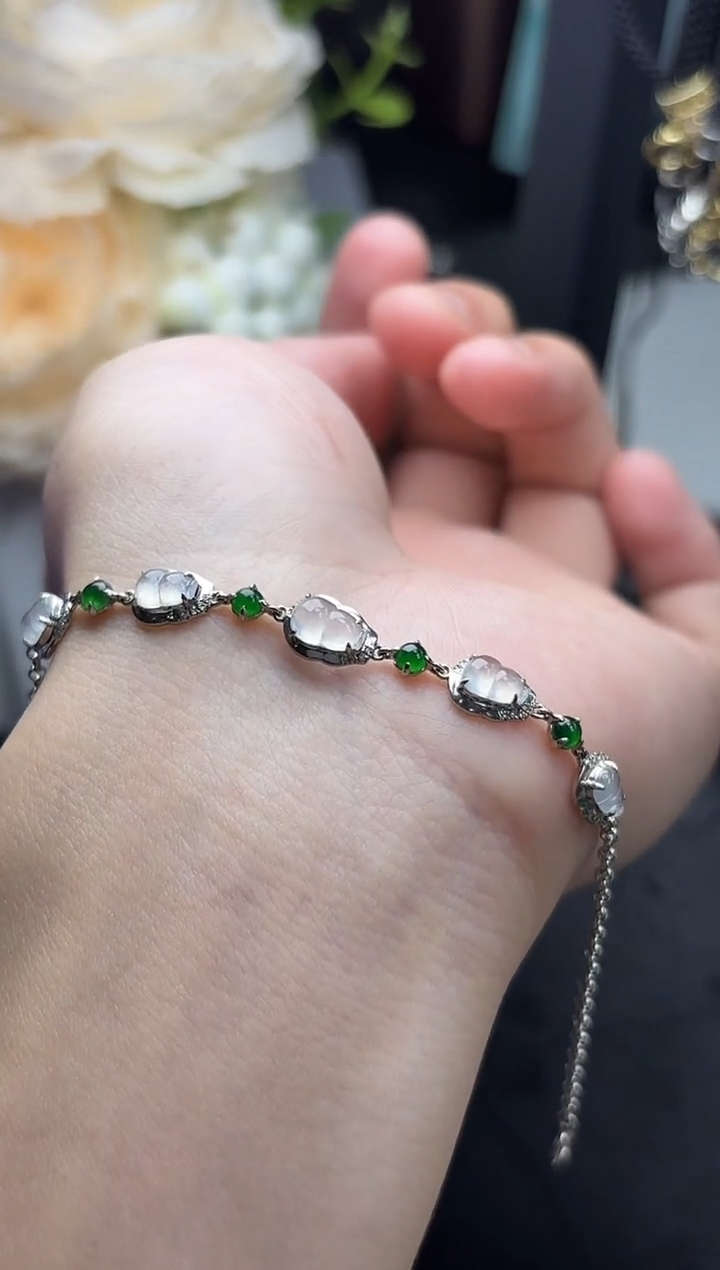 18K金镶嵌挂件翡翠葫芦手链