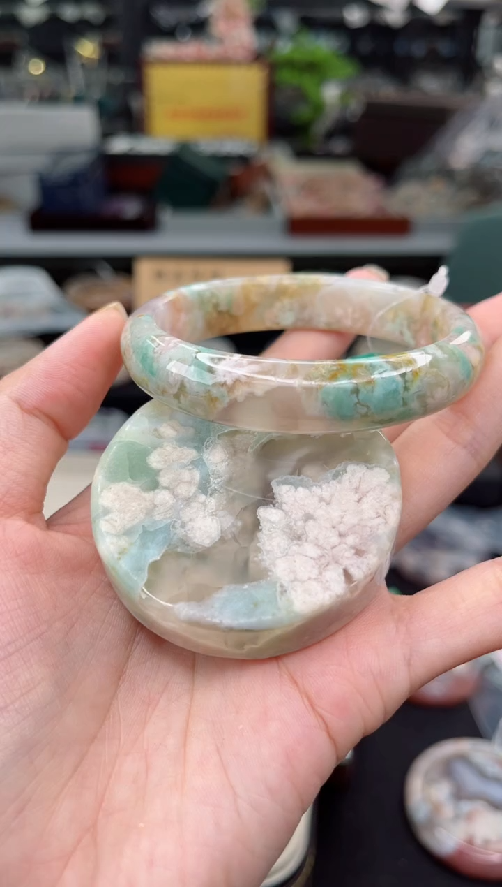 【闪购商品】石英质玉手镯未镶嵌58圈口（赠品镯心）S9878