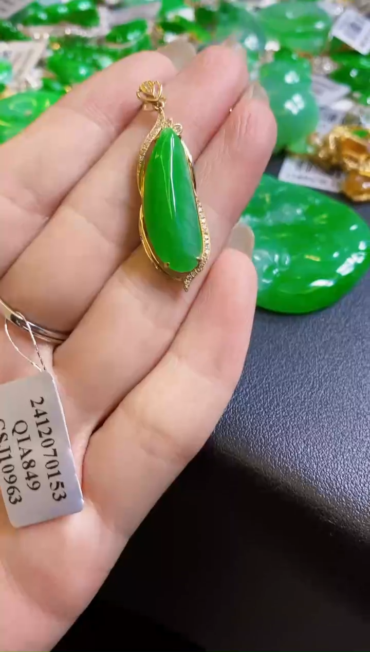 【闪购商品】定制翡翠18K金镶嵌瓜
