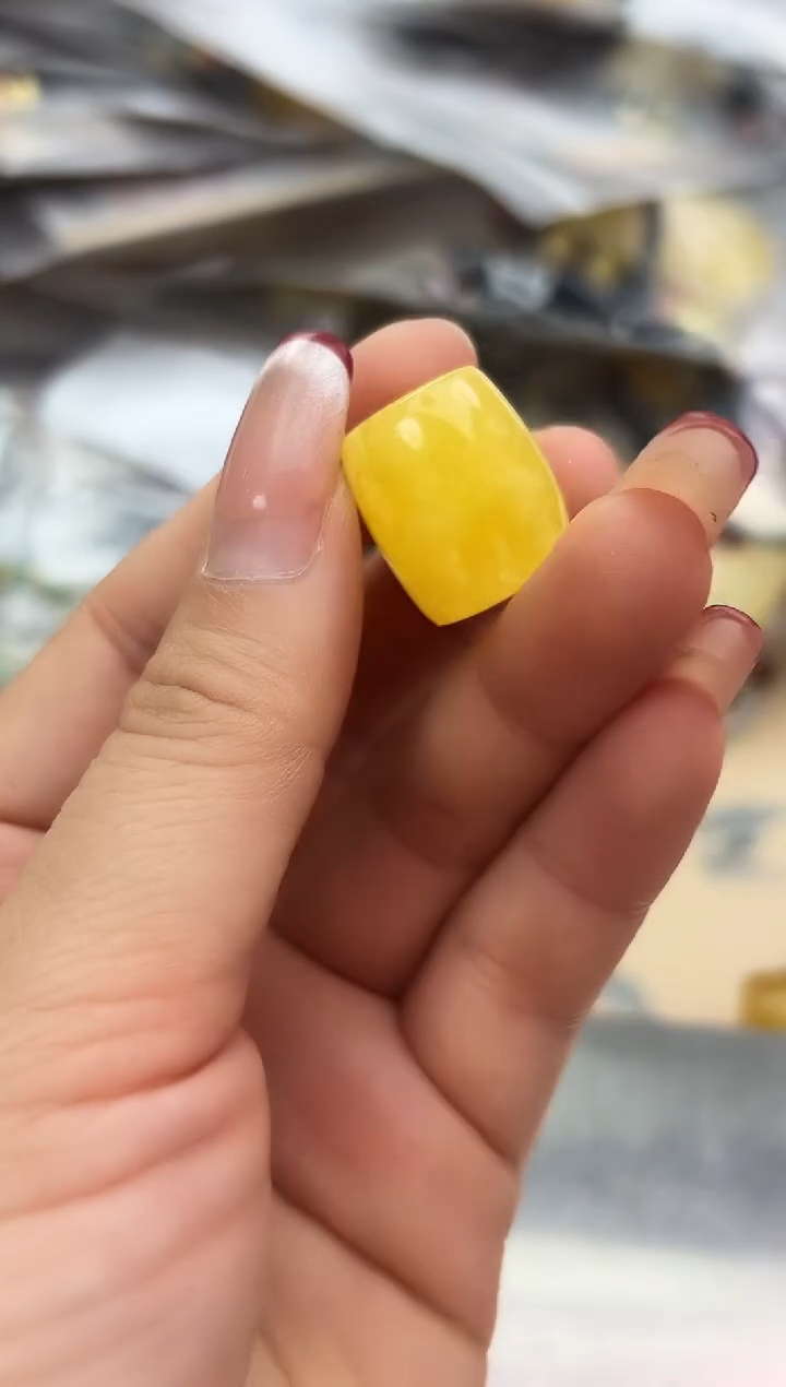 未镶嵌琥珀裸石蜜蜡吊坠