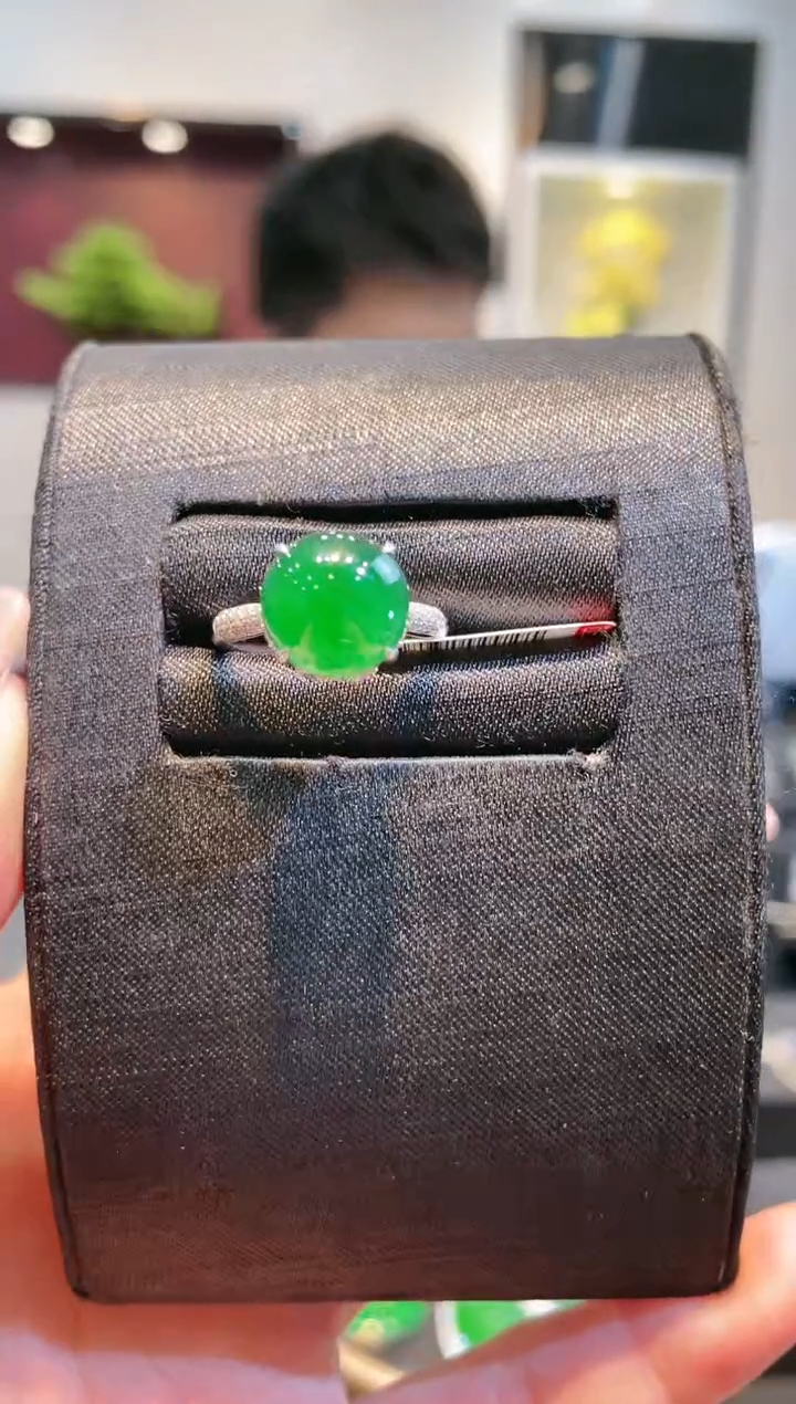 【闪购商品】翡翠颈饰18K金镶嵌A106天然A货翡翠戒指