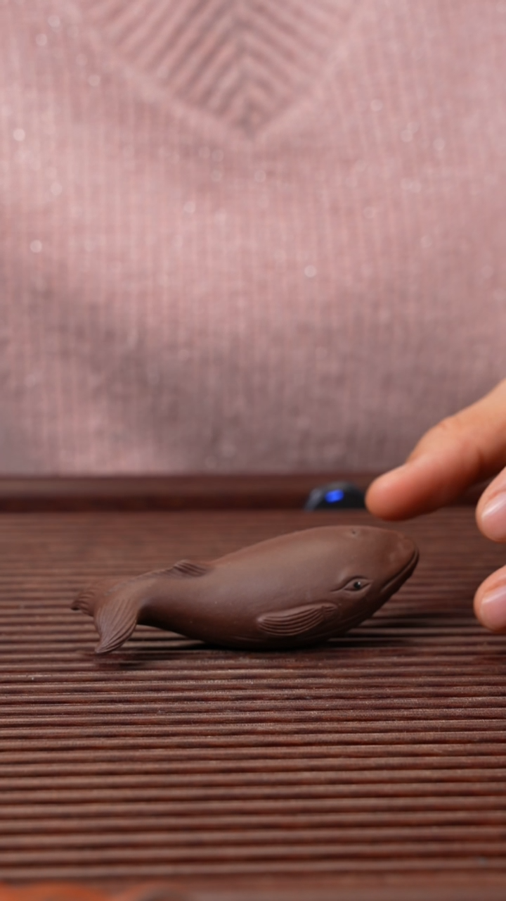 【闪购商品】紫砂茶宠紫泥金鱼