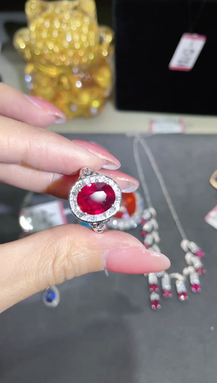 【闪购商品】戒指18K金镶嵌碧玺·