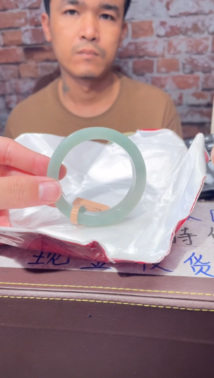 【闪购商品】定制翡翠手镯未镶嵌发一件/DDI02473