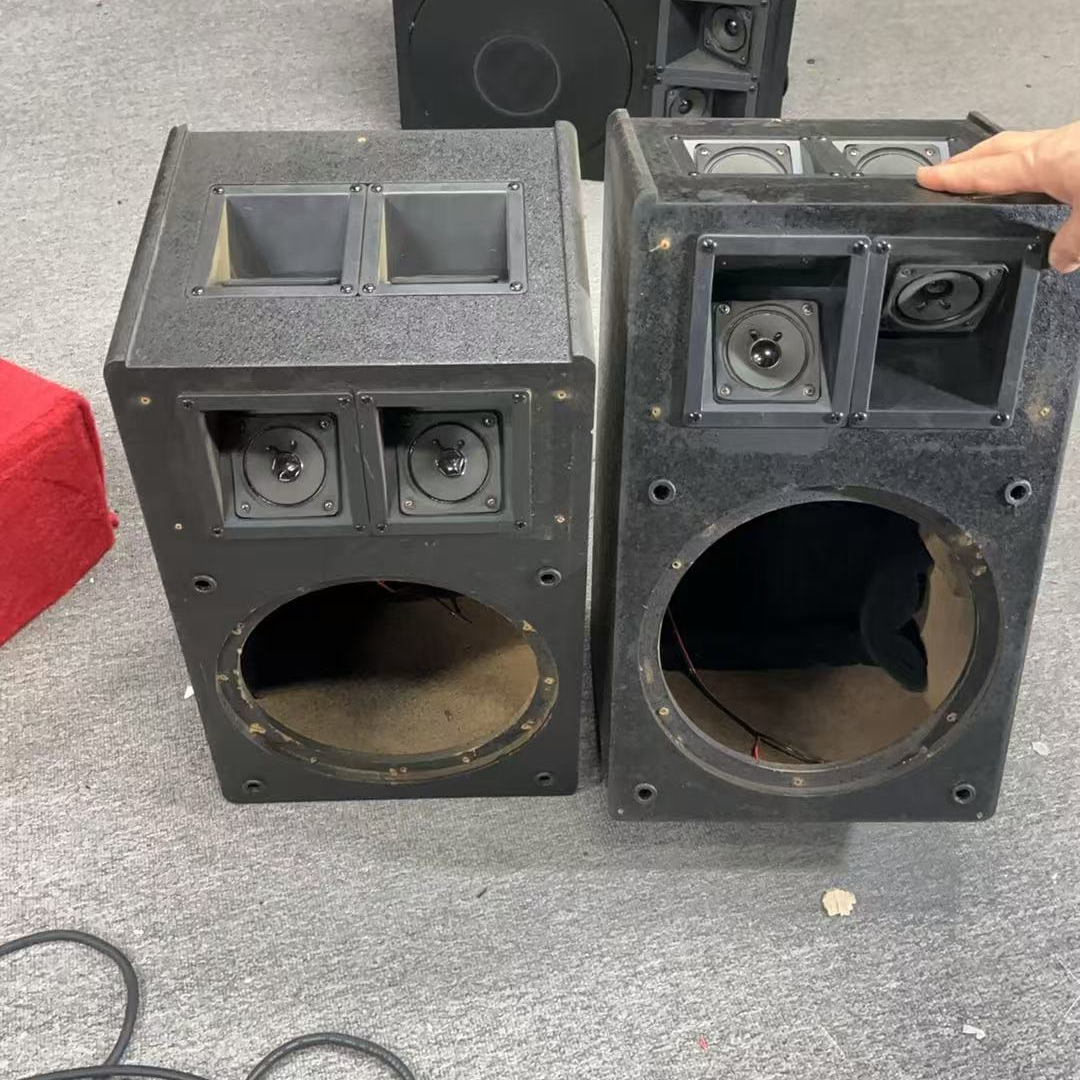 8新  10寸 音箱空箱  会玩的拍 不包邮  运费到付