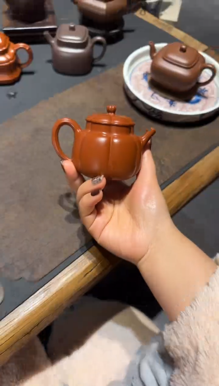 【闪购商品】紫砂茶壶繁花 朱泥