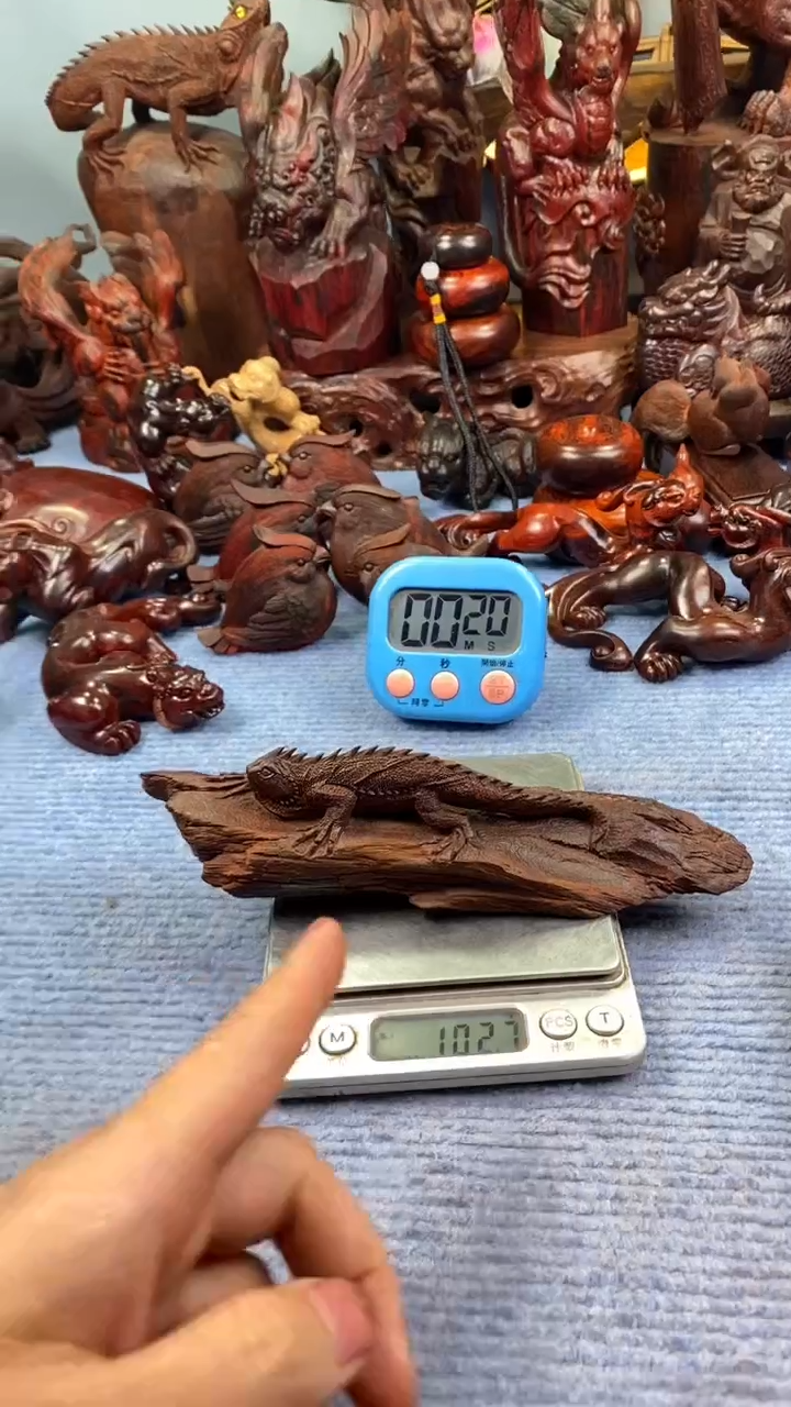 檀香紫檀（小叶紫檀）蜥蜴