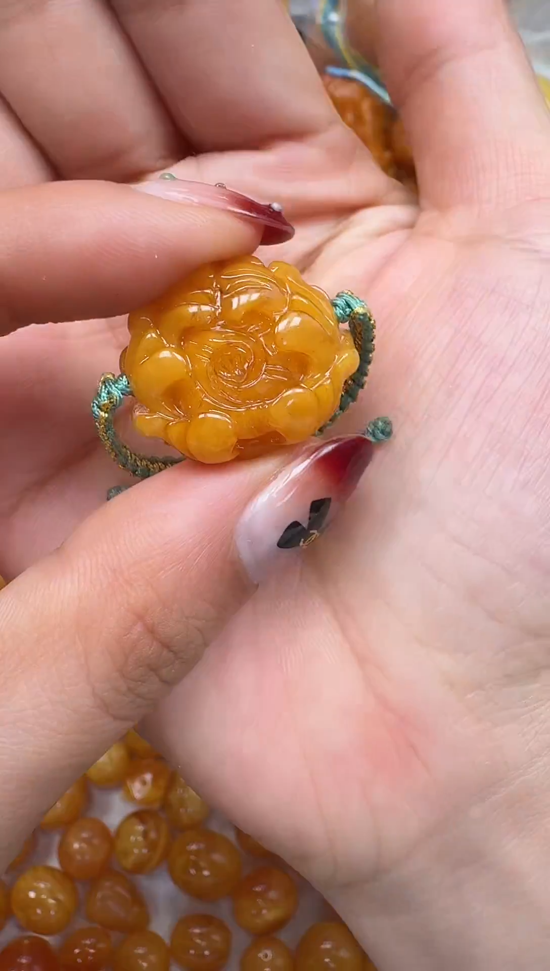 裸石琥珀未镶嵌如图