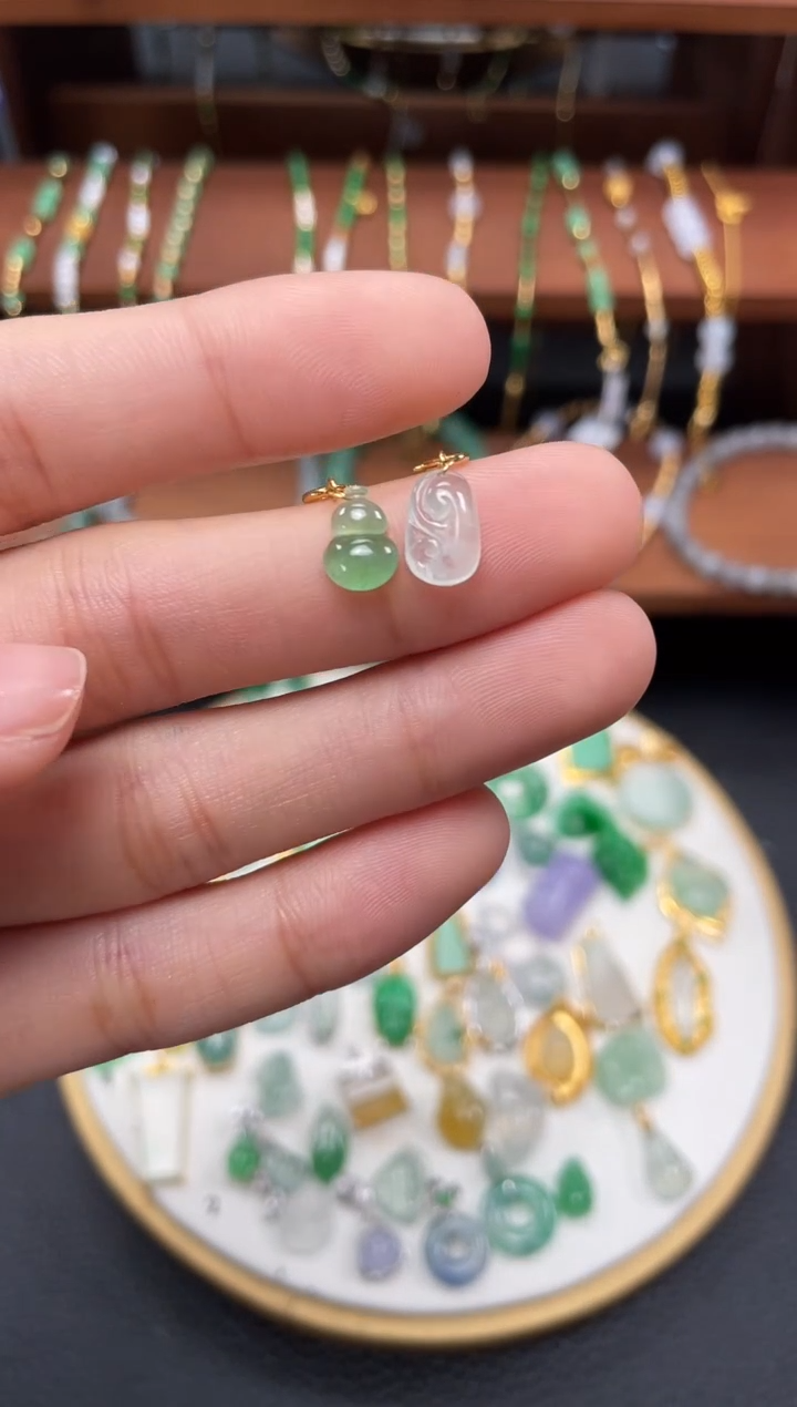 【闪购商品】翡翠吊坠(不含链)18K金镶嵌2个   JK508