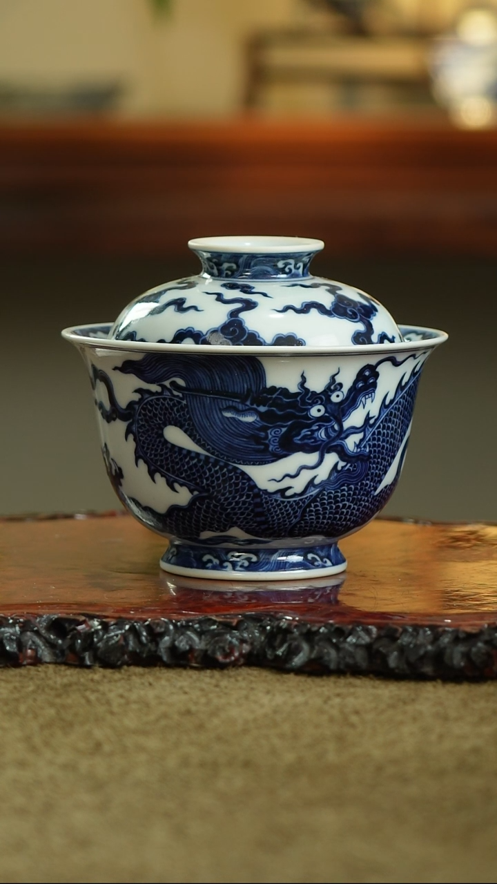 郑*s龙纹两才盖碗123