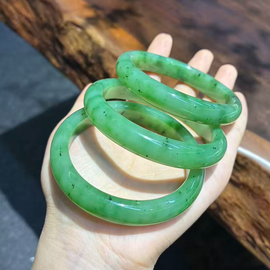 “青釉”和田玉碧玉乌兰海手镯 宽镯 4188 多样性发一件