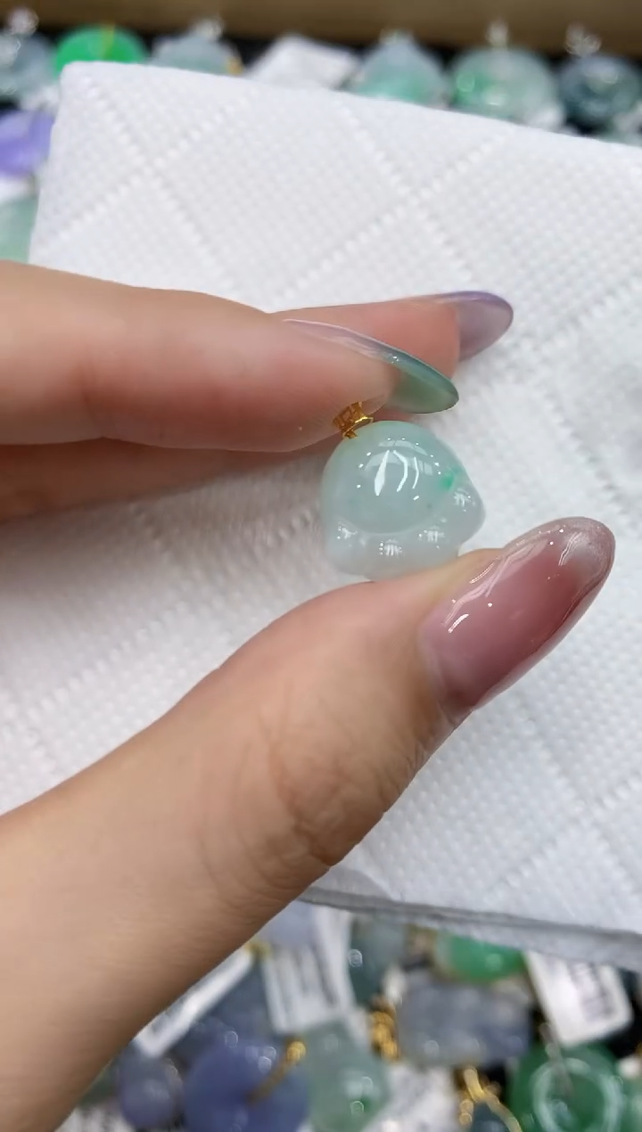 翡翠18K金镶嵌颈饰111111111111