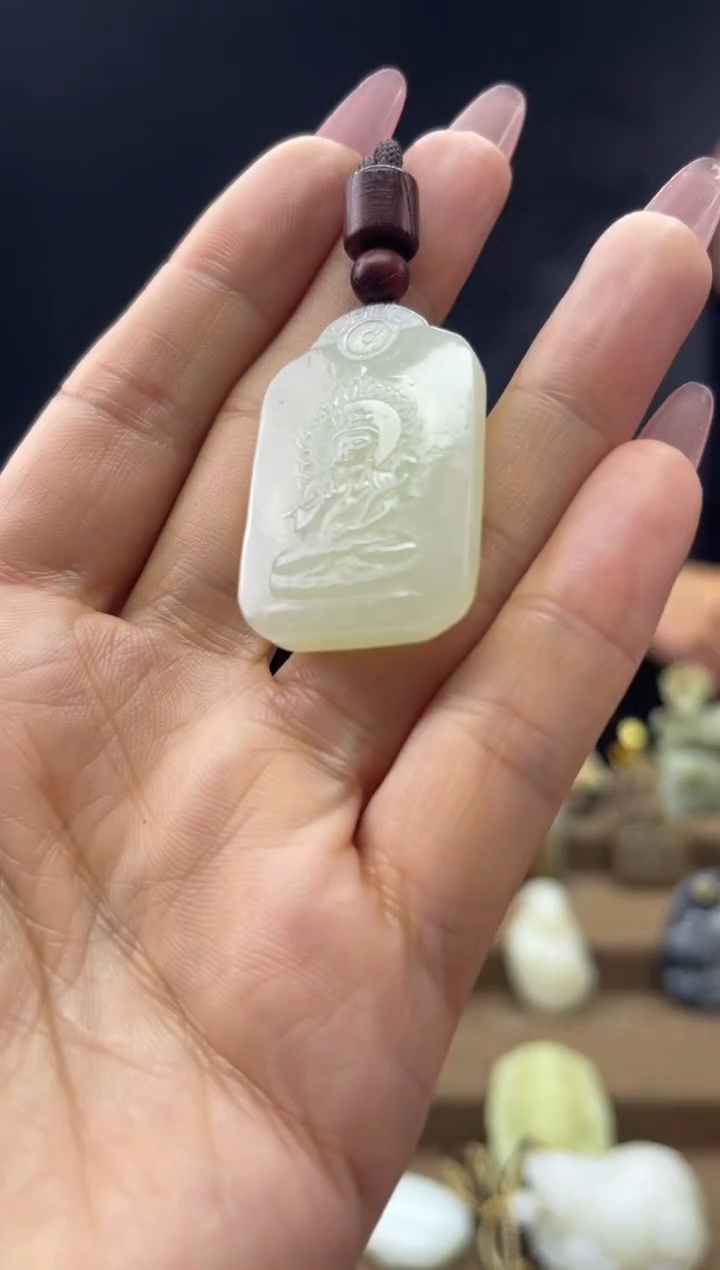 颈饰未镶嵌和田玉1