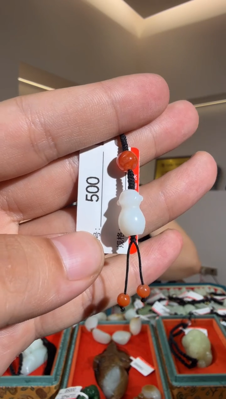 和田玉未镶嵌颈饰1