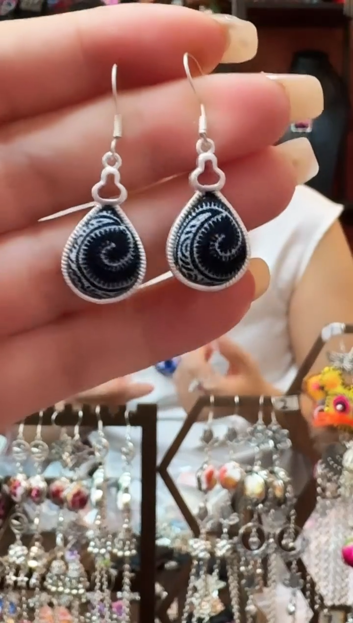 织绣云织谣民族风精美饰品7