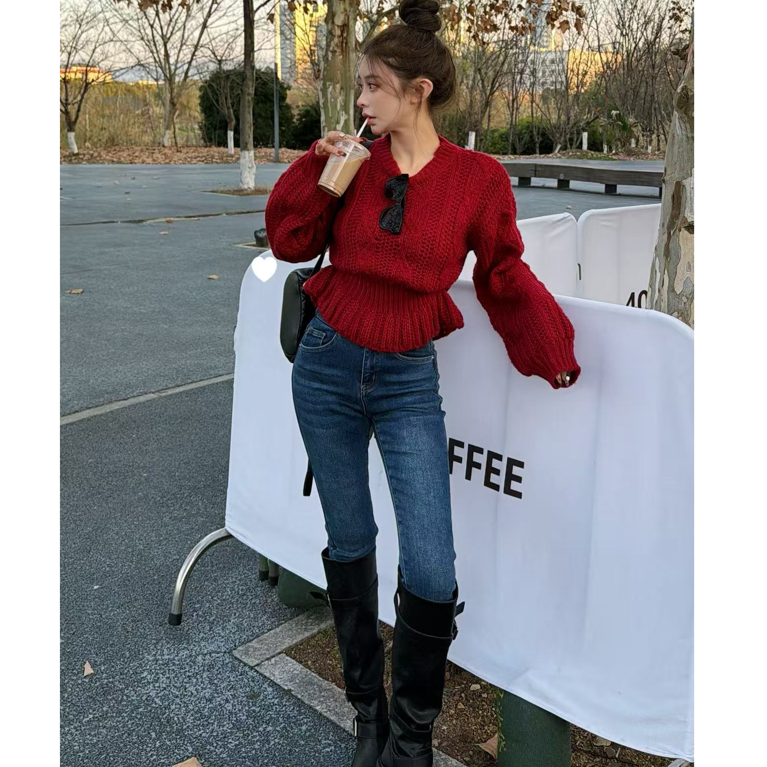 【YKL】玫瑰乳茶 红色圆领灯笼袖毛衣深蓝腿精牛仔小脚裤