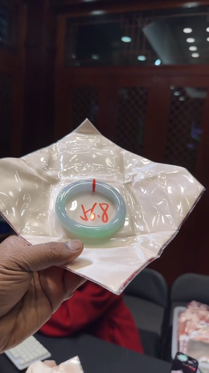 【闪购商品】翡翠手镯未镶嵌手镯