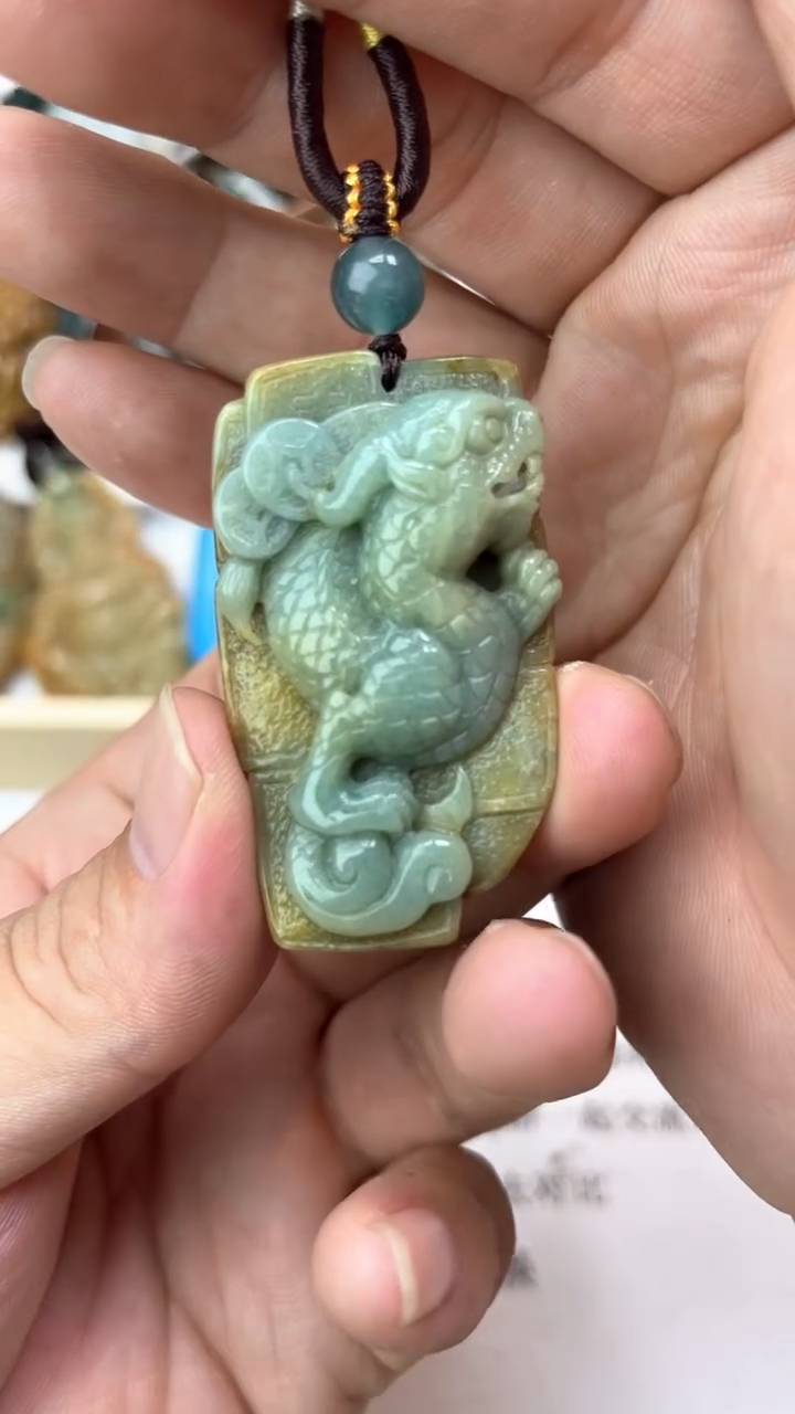 颈饰未镶嵌翡翠山*情天然翡翠