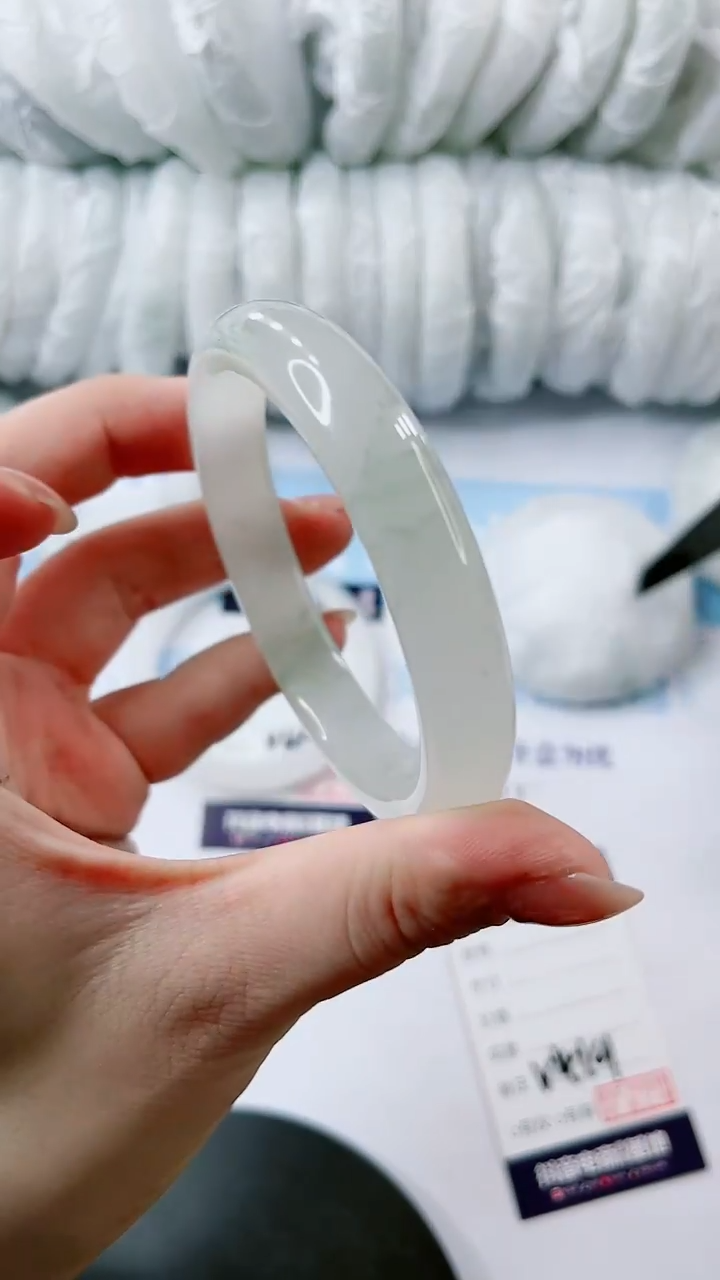 【闪购商品】石英质玉手镯未镶嵌多样性发货V419