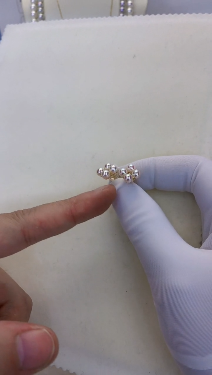 18K金镶嵌海水珍珠饰品4-5四叶草耳钉