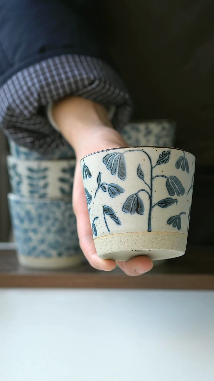 【闪购商品】陶瓷粗陶手绘铃兰花猪口杯220ml@4-2@