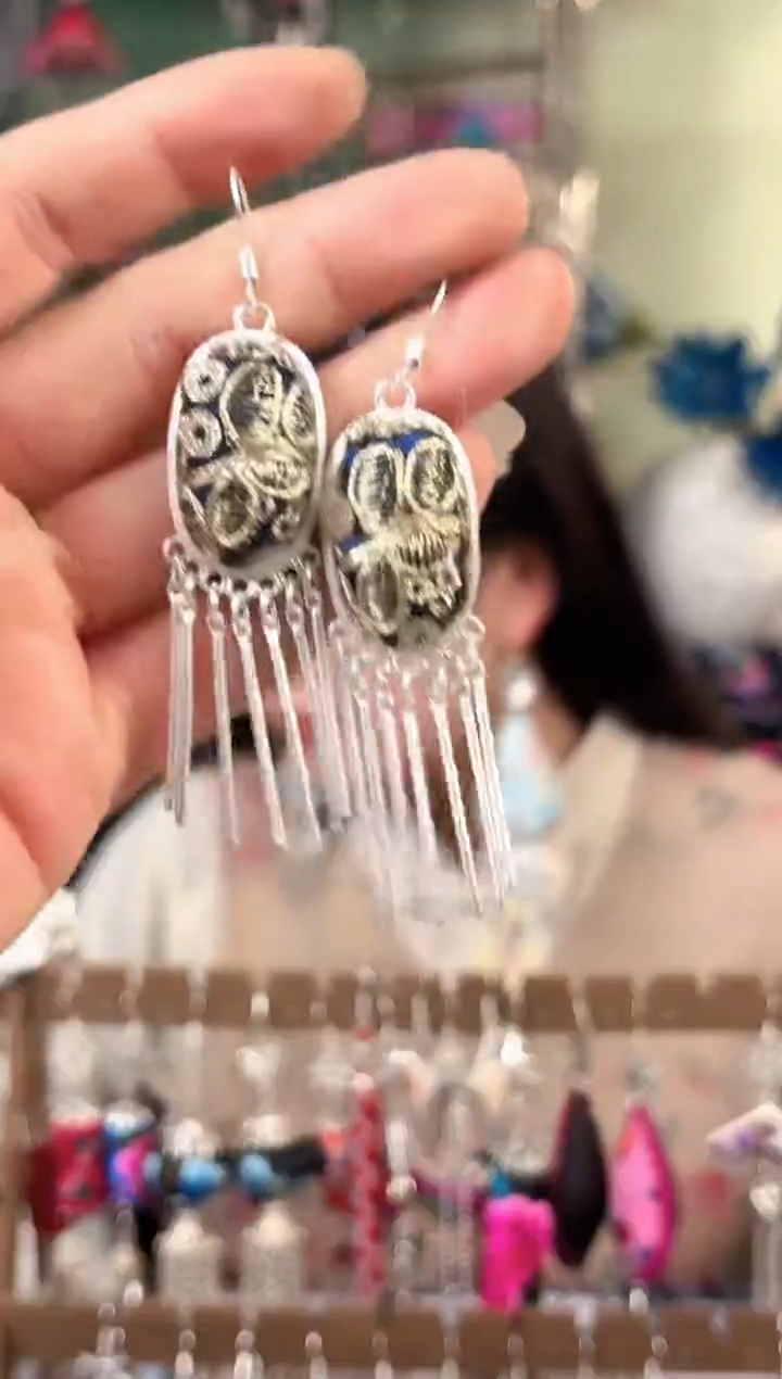 彩云南阁非遗老绣饰品526*