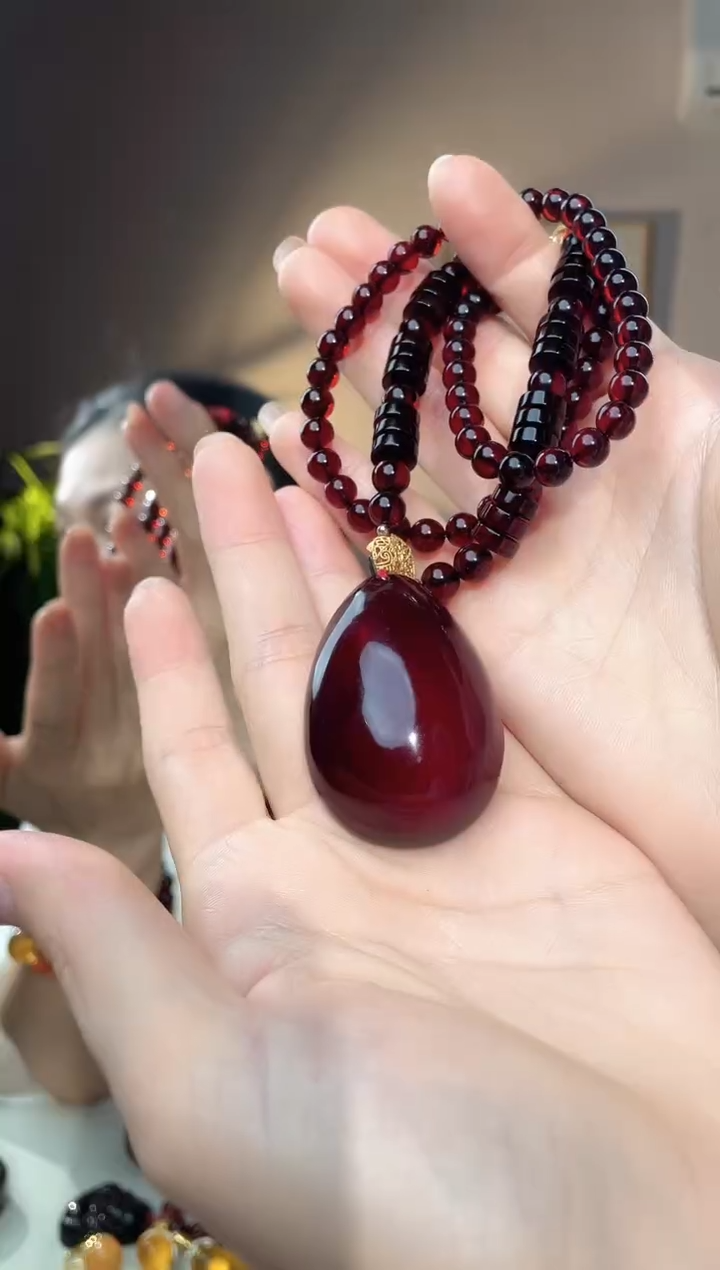 裸石琥珀未镶嵌33*48 天然缅甸琥珀水滴项链设计款