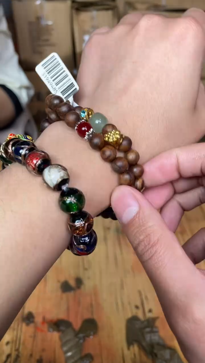 木质非金属捧月文创福利闪购商品无礼盒