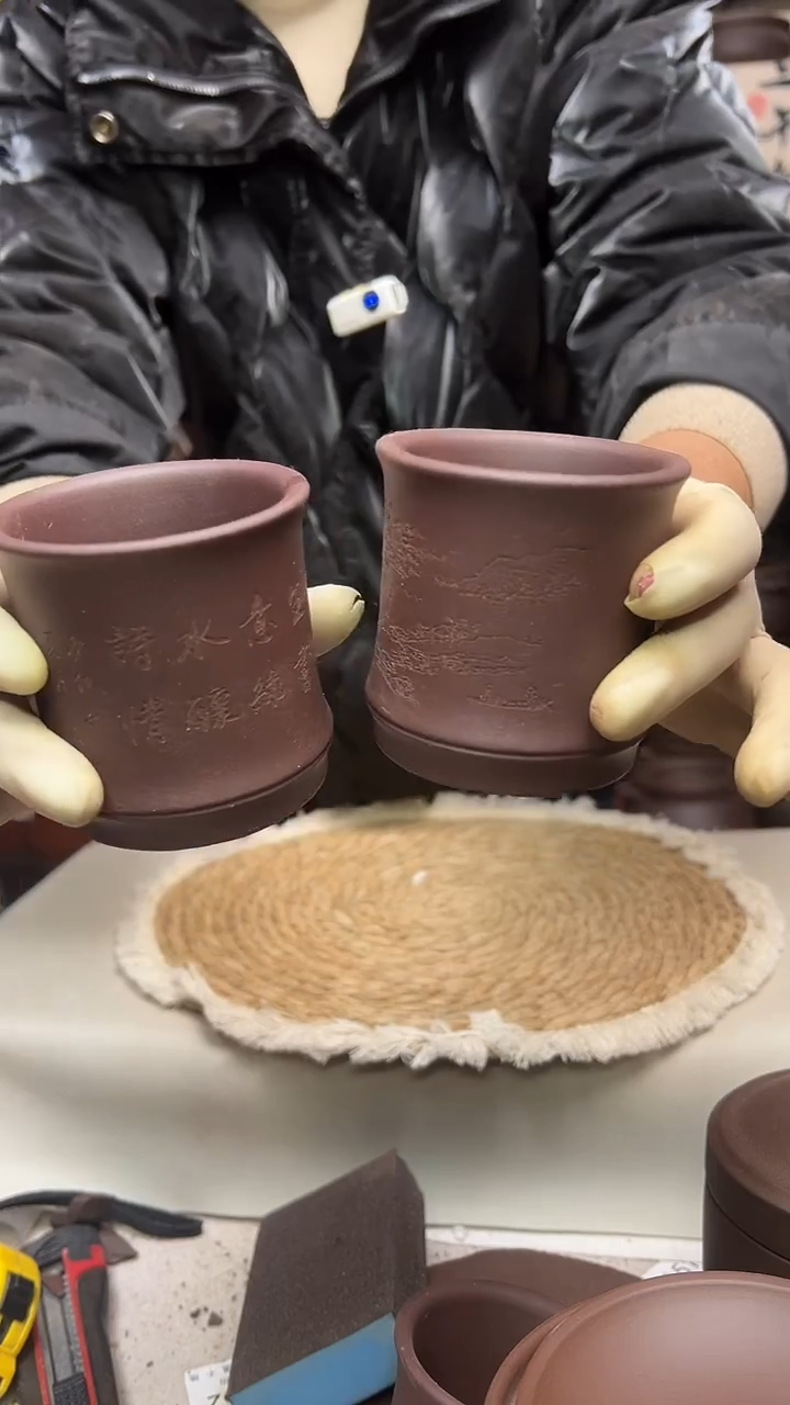 宜兴紫砂微瑕主人杯刻绘竹节