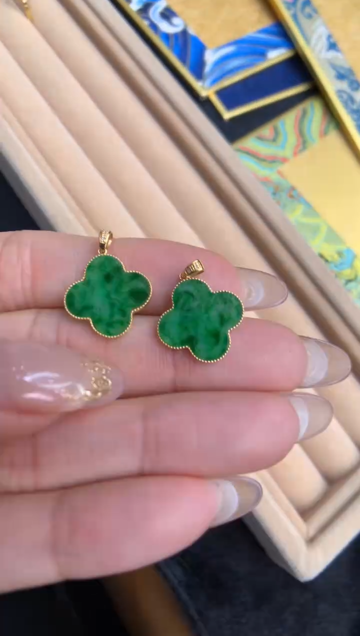 【闪购商品】翡翠颈饰18K金镶嵌花件吊坠  多样性发其一