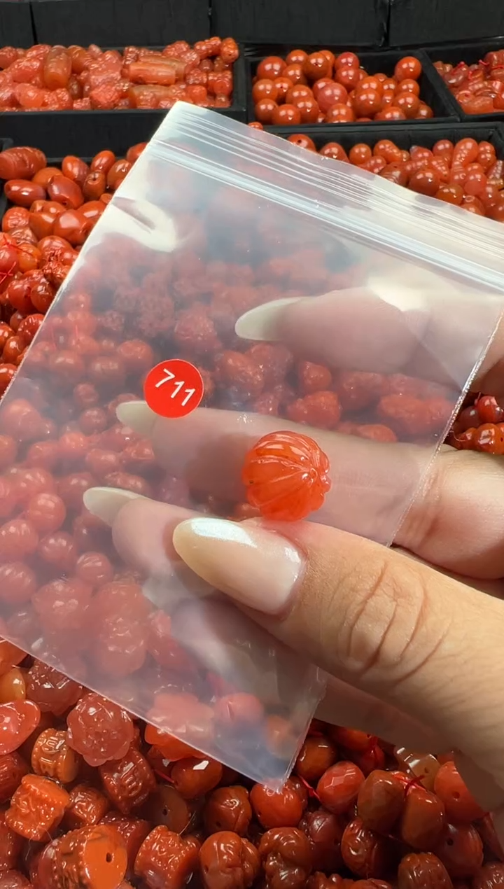 颈饰未镶嵌南红玛瑙1