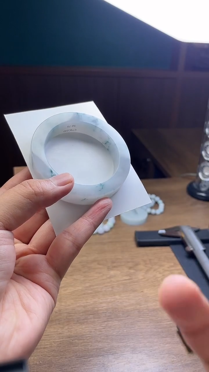 未镶嵌手镯定制翡翠浮**️定制