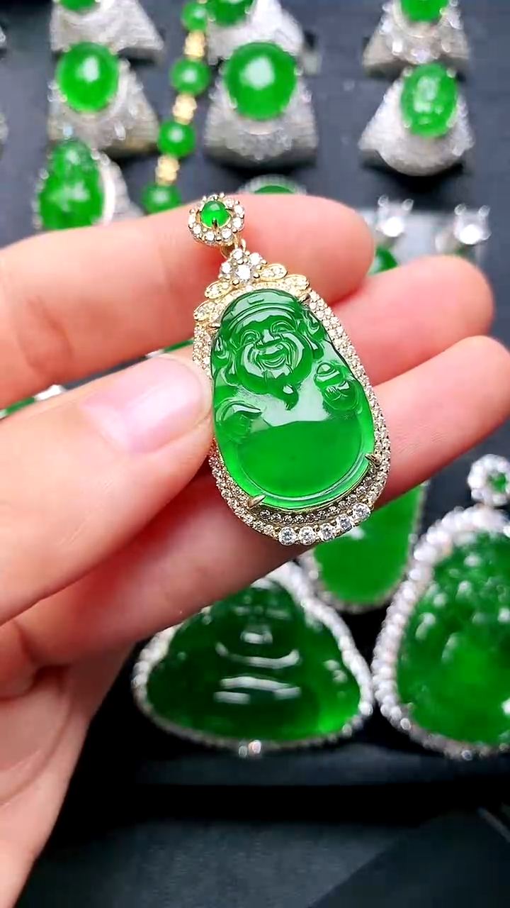 【闪购商品】翡翠吊坠(赠链)未镶嵌财神吊坠