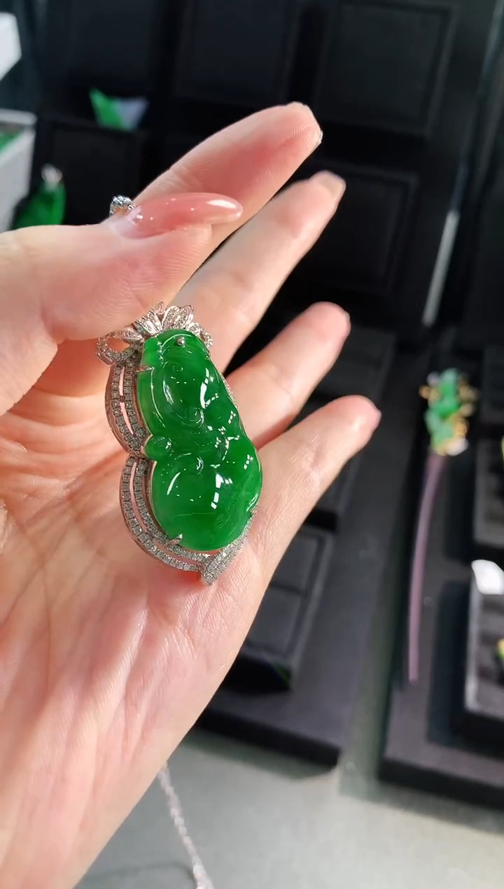 【闪购商品】翡翠吊坠(不含链)18K金镶嵌吊坠