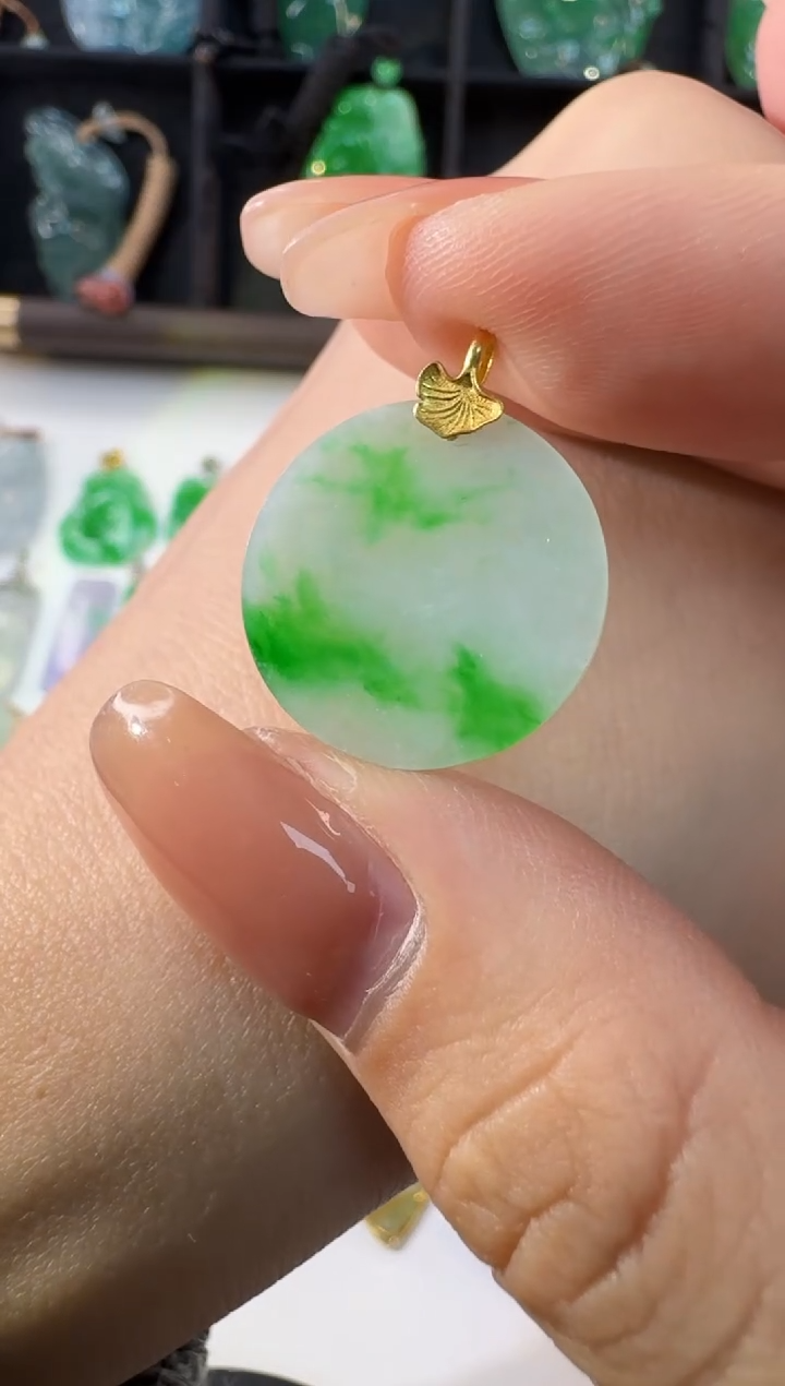 颈饰18K金镶嵌翡翠缅甸A货翡翠