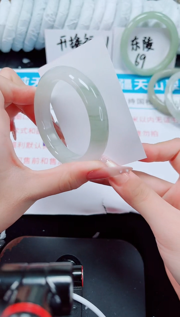 未镶嵌手镯石英质玉5-52/53