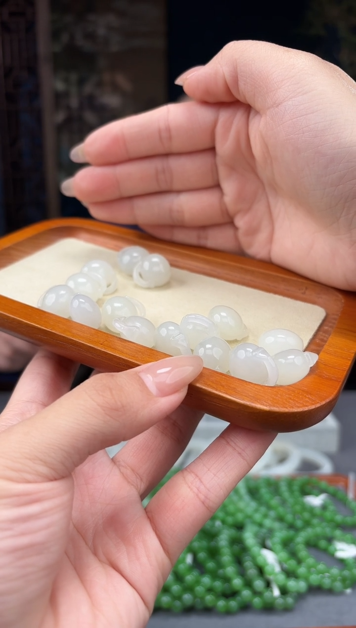 【闪购商品】和田玉吊坠未镶嵌白玉钱袋子多样性发一件