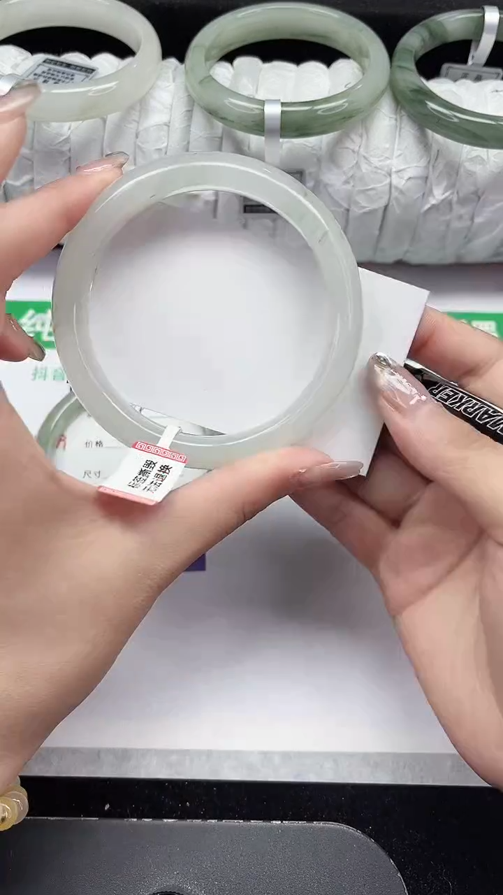 未镶嵌手镯石英质玉290-64/65