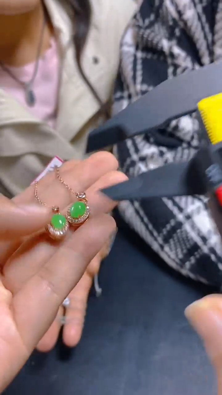 【闪购商品】翡翠耳饰未镶嵌0716376276多样性发一