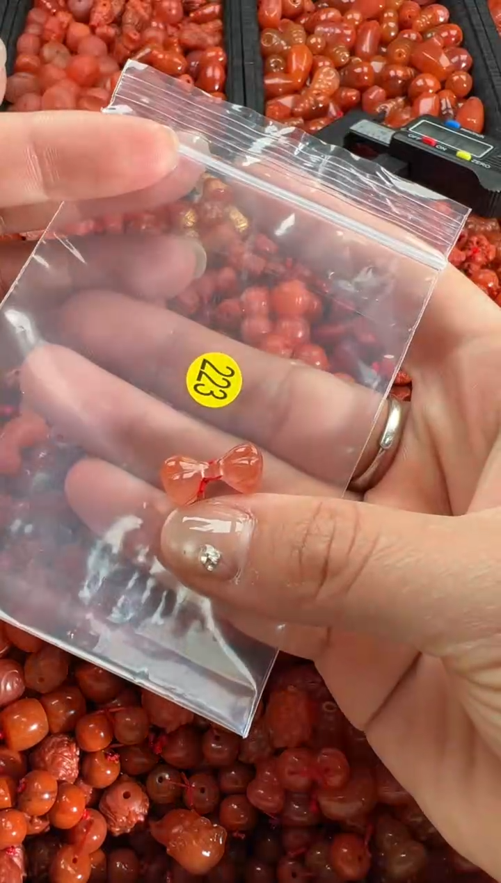 【闪购商品】南红玛瑙颈饰未镶嵌1