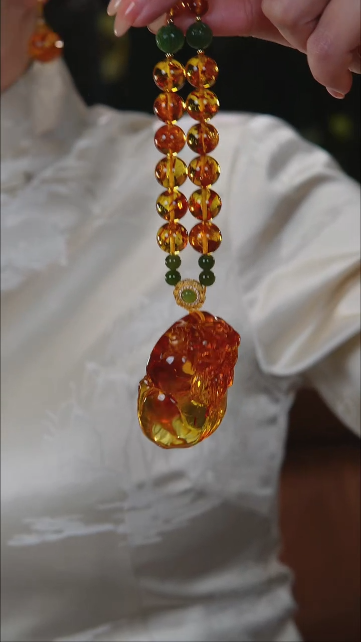 琥珀（花珀）项链未镶嵌花珀貔貅