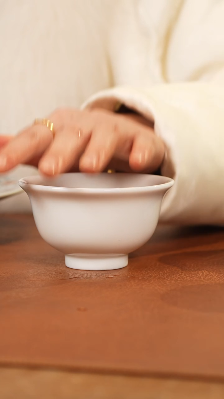 【闪购商品】杯景德镇白胎压手杯