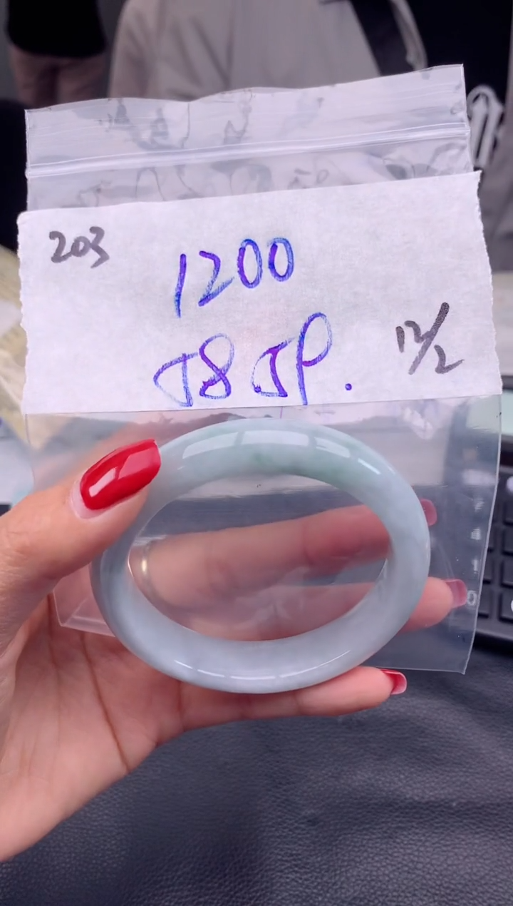 【闪购商品】定制翡翠未镶嵌203毛货需精细抛光手镯多样性拍一发一