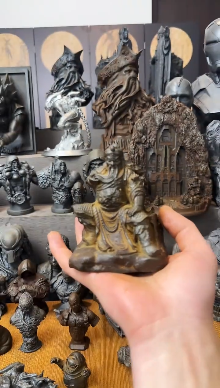 铁实心铁艺摆件~~关羽（锈色）