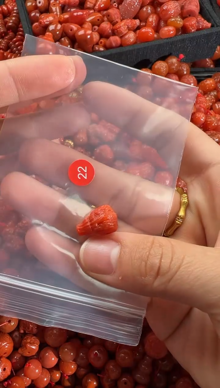 【闪购商品】南红玛瑙颈饰未镶嵌1